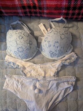 Victoria's Secret White Lace Bra 38B & Lg 3 Pc Set